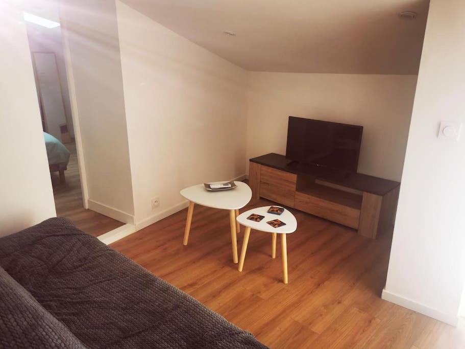 Appartement Avec Terrasse Saint-Martin-de-Brômes エクステリア 写真