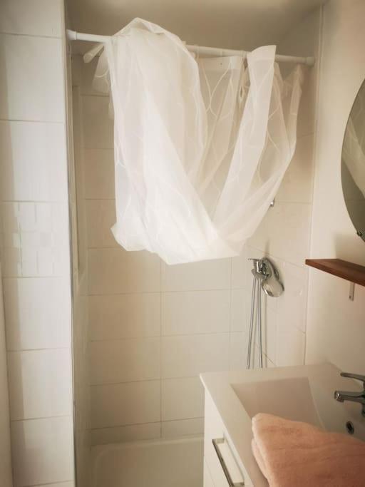 Appartement Avec Terrasse Saint-Martin-de-Brômes エクステリア 写真